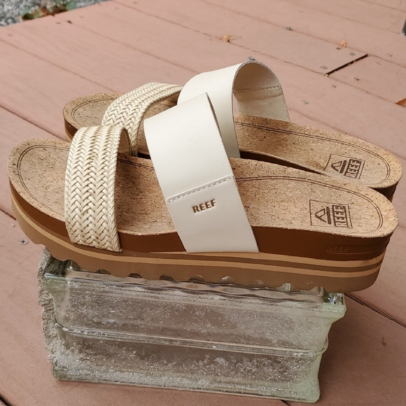 Reef Women's White and Tan Slide Sandals - Picture 6 of 6